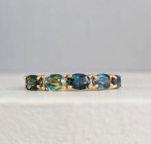 Load image into Gallery viewer, Australian harlequin parti sapphire band 9ct vintage yellow gold setting.
