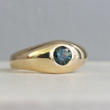 Load image into Gallery viewer, Mermaid parti sapphire 9ct ring
