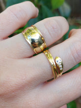 Load image into Gallery viewer, Heavy Vintage Italian Snake ring set with Goshenite 18ct
