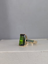 Load image into Gallery viewer, Tantalising vintage tourmaline ring in 14ct yellow gold

