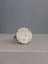 Load image into Gallery viewer, Vintage sterling silver Threepence &#39;Joey&#39; 1921 Ring
