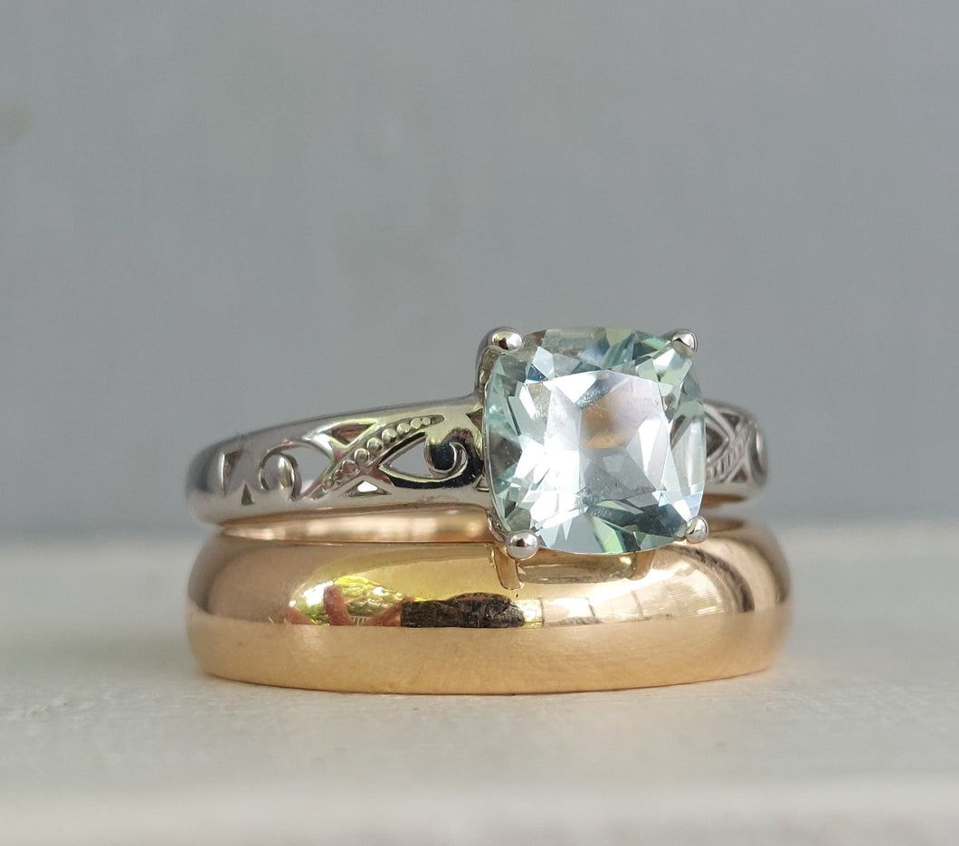 Etherial aquamarine ring in 9ct white gold.