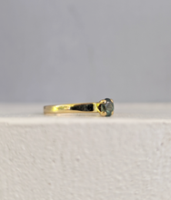 Load image into Gallery viewer, Exquisite dainty sculptural Australian green sapphire ring 9ct
