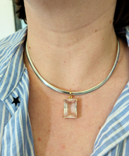 Load image into Gallery viewer, Vintage rose quartz gold pendant 9ct
