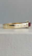 Load image into Gallery viewer, Australian Gippsland Garnet ring 9ct yellow and white gold
