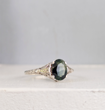 Load image into Gallery viewer, Vintage Parti sapphire in silver filigree ring
