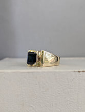 Load image into Gallery viewer, Vivid Natural blue Australian sapphire in vintage 9ct yellow gold
