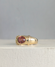Load image into Gallery viewer, Calypso pink bi-colour tourmaline in vintage yellow gold 9ct
