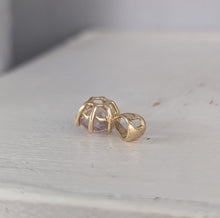 Load image into Gallery viewer, Rose Pink Harts Ranges Zircon 9ct yellow gold vintage setting
