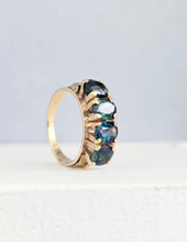 Load image into Gallery viewer, Incredible Vintage Australian Parti Sapphire ring 14ct yellow gold

