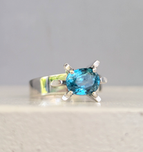 Load image into Gallery viewer, Stunning vintage blue zirocon sterling silver ring 925
