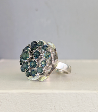 Load image into Gallery viewer, Vintage c1970s Australian parti sapphire flower cluster in silver.
