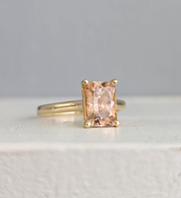 Load image into Gallery viewer, Vintage peach topaz in 9ct yellow gold ring
