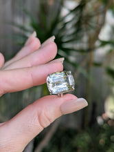 Load image into Gallery viewer, Pale champagne topaz filigree in sterling silver
