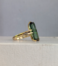 Load image into Gallery viewer, Sleek natural forest green &amp; teal tourmaline in 9ct yellow gold c1970s
