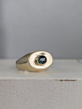 Load image into Gallery viewer, The parti sapphire signet 9ct yellow gold
