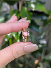 Load image into Gallery viewer, Chocolate cognac zircon in vintage 9ct yellow gold
