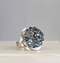 Load image into Gallery viewer, Vintage c1970s Australian parti sapphire flower cluster in silver.
