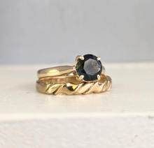 Load image into Gallery viewer, Qld forrest sapphire 9ct yellow gold
