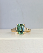 Load image into Gallery viewer, Bi-colour tourmaline in vintage 9ct yellow gold.
