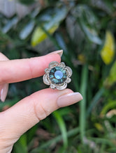 Load image into Gallery viewer, Green spinel flower wirework ring mid century silver
