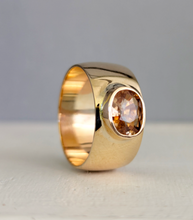 Load image into Gallery viewer, Sumptuous Harts Ranges zircon in wide vintage 9ct band

