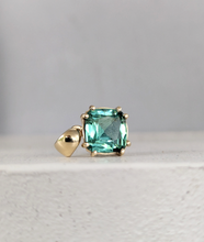 Load image into Gallery viewer, Bright lagoon Green Tourmaline pendant 9ct
