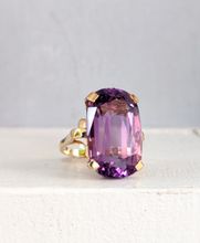 Load image into Gallery viewer, Vivid Amethyst ring c1967 UK 9ct yellow gold
