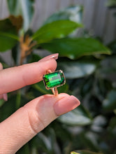 Load image into Gallery viewer, Vintage chrome Tourmaline in 9ct yellow gold.

