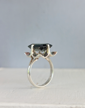 Load image into Gallery viewer, Vintage Buttercup green spinel ring in sterling silver
