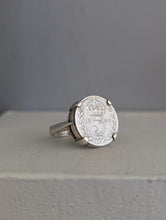 Load image into Gallery viewer, Vintage sterling silver Threepence &#39;Joey&#39; 1921 Ring
