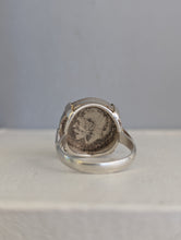 Load image into Gallery viewer, Vintage sterling silver Threepence &#39;Joey&#39; 1921 Ring
