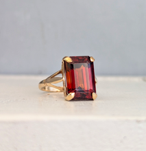 Load image into Gallery viewer, Vivid natural zircon in 9ct yellow gold vintage ring
