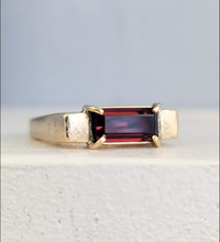 Load image into Gallery viewer, Modernist c1970 Garnet ring in 14ct
