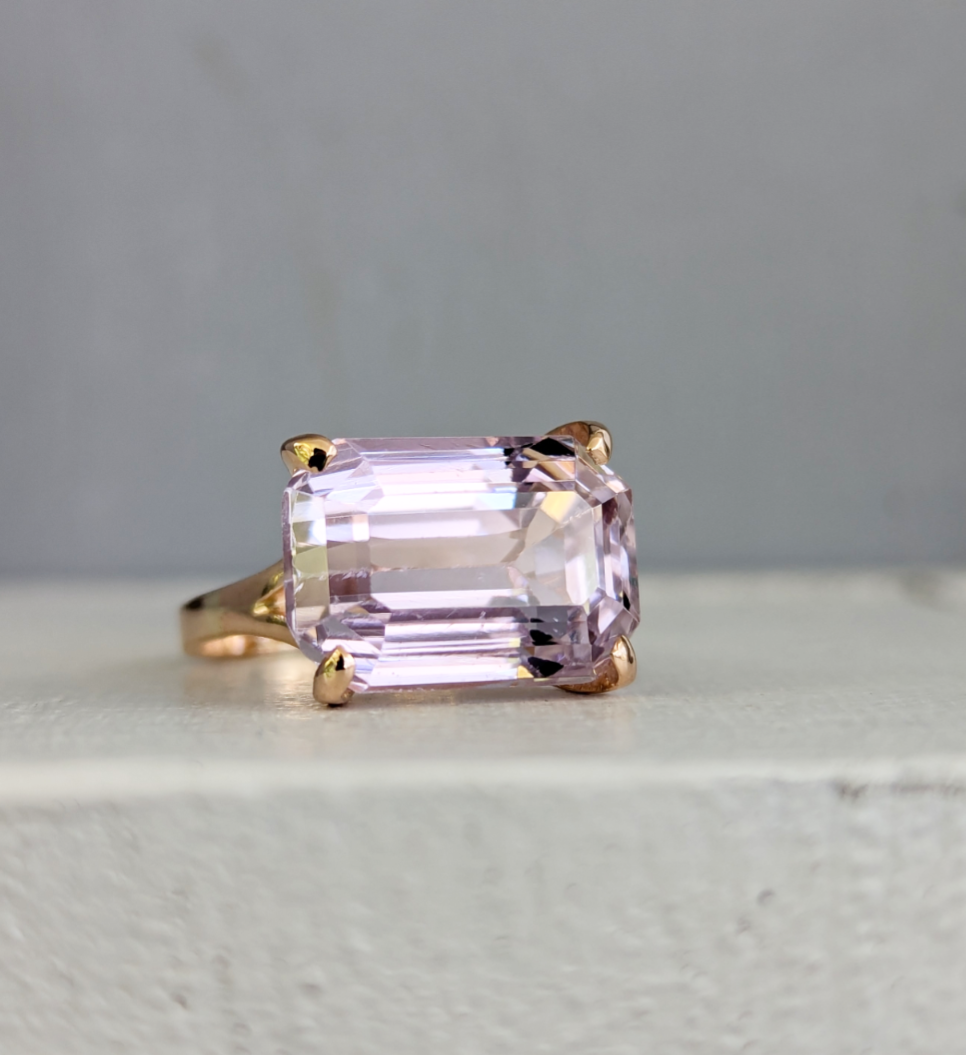 Vintage Russian lavender kunzite ring in rose gold 14ct