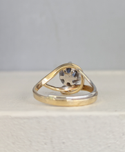 Load image into Gallery viewer, Sri Lankan sapphire in handmade 9ct yellow and white gold setting c1980s
