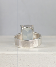 Load image into Gallery viewer, Pale blue 8ct aquamarine in chunky vintage silver
