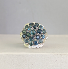 Load image into Gallery viewer, Vintage c1970s Australian parti sapphire flower cluster in silver.
