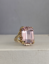 Load image into Gallery viewer, Breathtaking blush pink kunzite c1960s in 9ct
