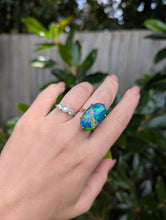 Load image into Gallery viewer, Impressive vintage opal triplet in 9ct
