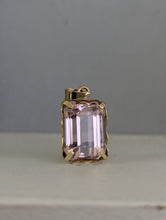 Load image into Gallery viewer, Vintage kunzite set in 14k yellow gold
