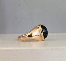 Load image into Gallery viewer, Underwater bi-colour tourmaline in 9ct rosey yellow gold
