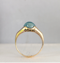 Load image into Gallery viewer, Glowing Aquamarine cabochon in vintage 9ct yellow gold
