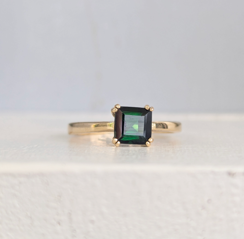 Vintage forest Green tourmaline in 9ct yellow gold setting.
