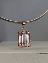 Load image into Gallery viewer, Vintage kunzite set in 14k yellow gold
