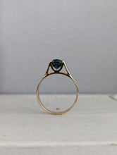 Load image into Gallery viewer, Vintage blue zircon 9ct ring
