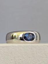 Load image into Gallery viewer, Vintage natural blue sapphire 9ct white gold dome band
