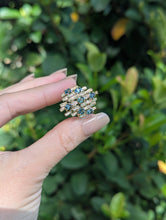 Load image into Gallery viewer, c1970s Brutalist Australian sapphire ring in 14k yellow gold
