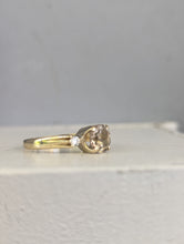 Load image into Gallery viewer, Vintage zircon trilogy in 9ct yellow gold
