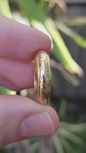 Load and play video in Gallery viewer, Patterned 18ct yellow gold band
